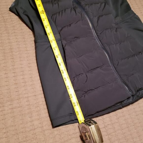 lululemon athletica Down for a Run vest, TEAL, size 10 - Picture 10 of 12